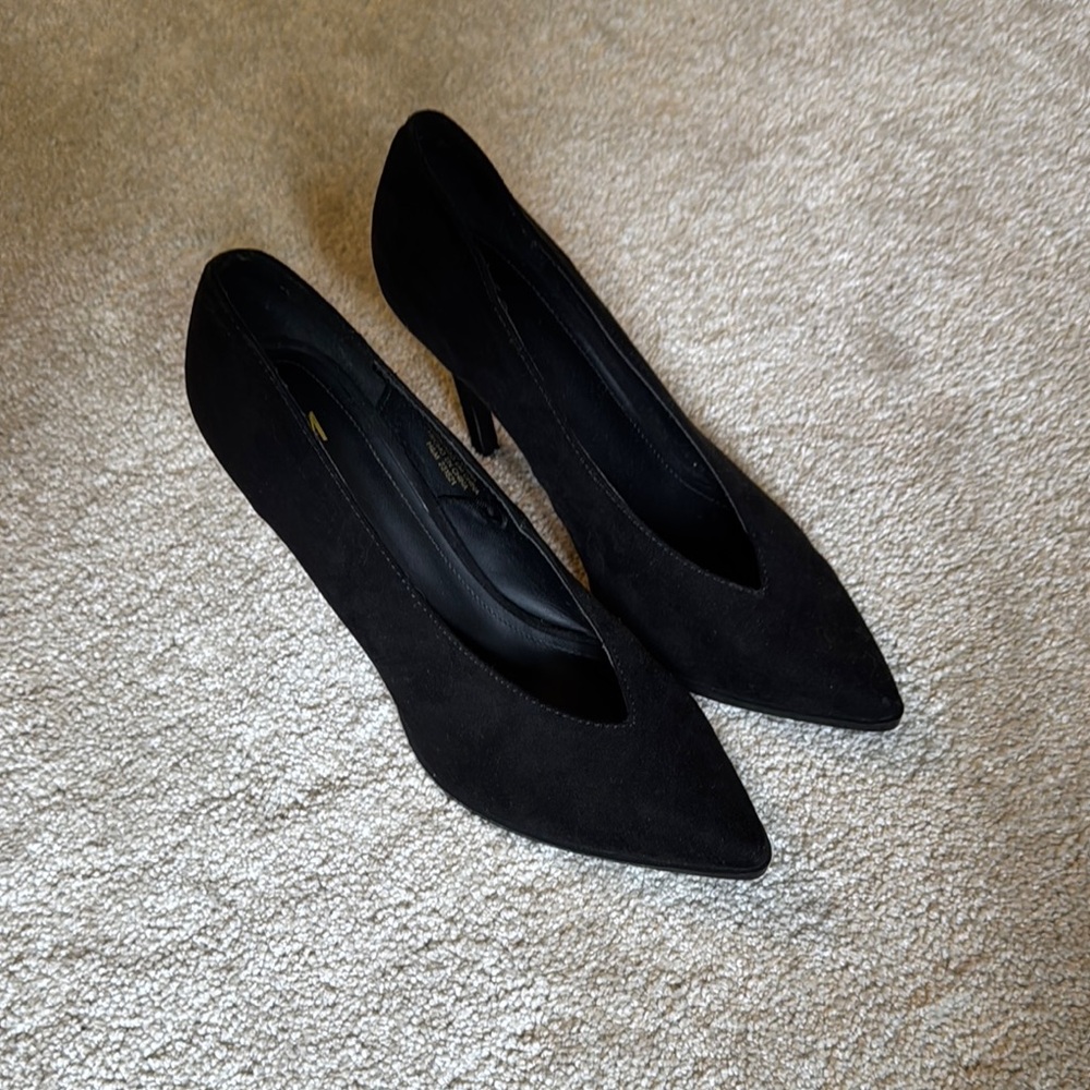 H&M Black Heels Sleek Minimalist Design